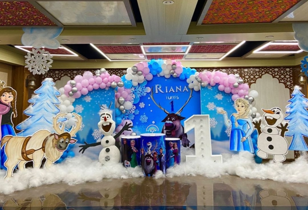 FROZEN THEME DECORATION