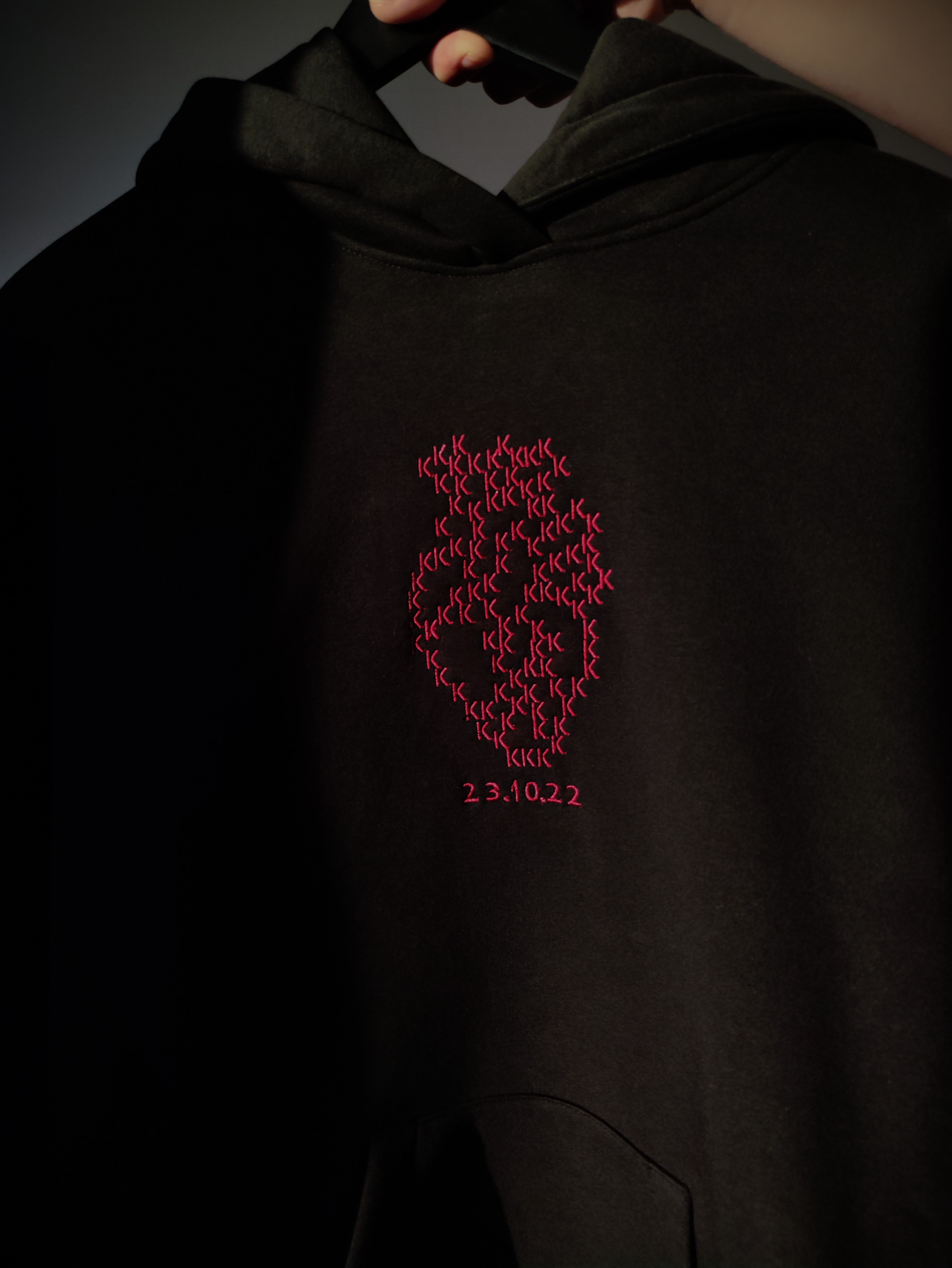 IŠ MEILĖS TAU Džemperis su širdimi iš jūsų inicialų