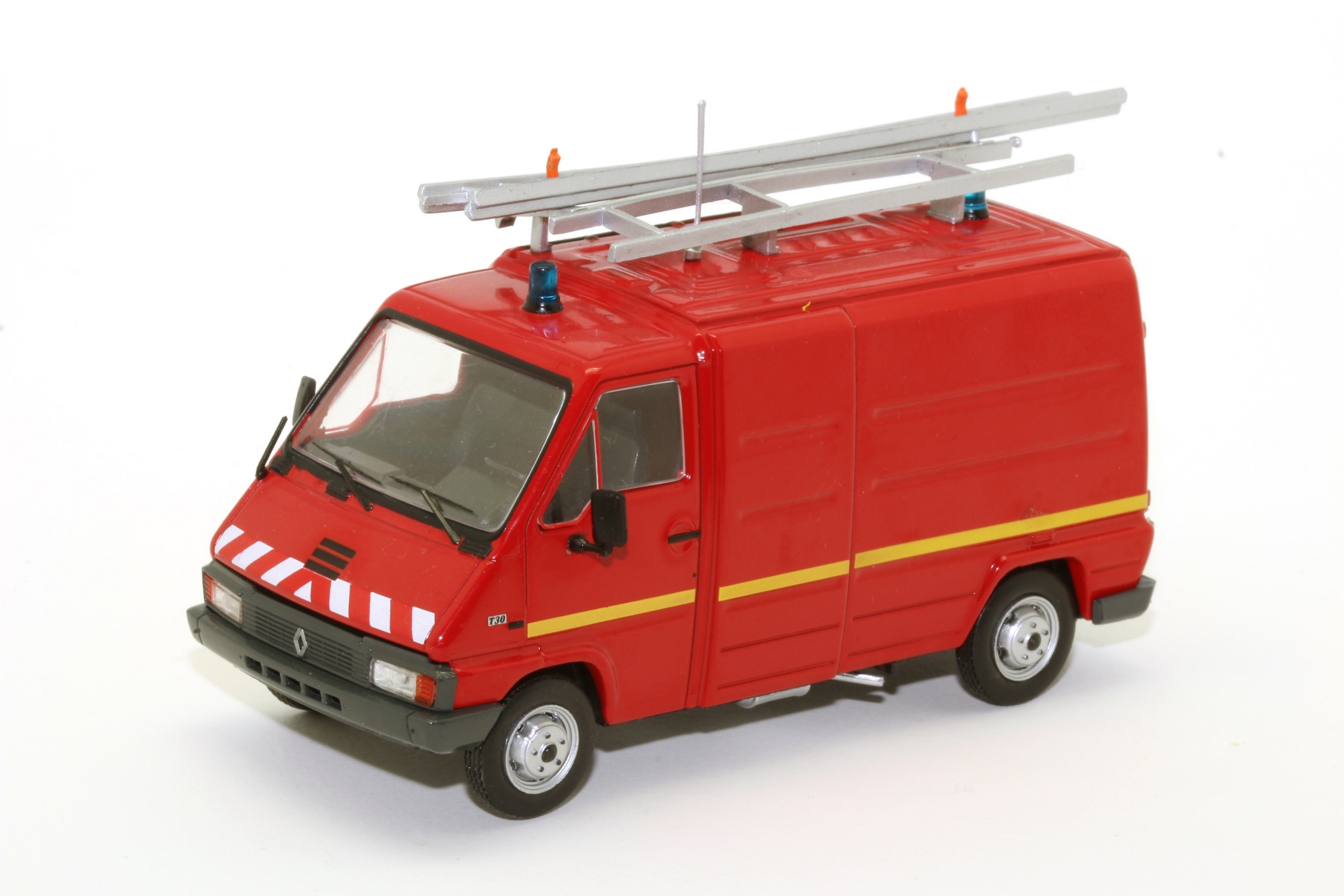 RENAULT MASTER T30 VTU COM FOLHA DE DECALQUES EDIÇÃO LIMITADA 504 PEÇAS