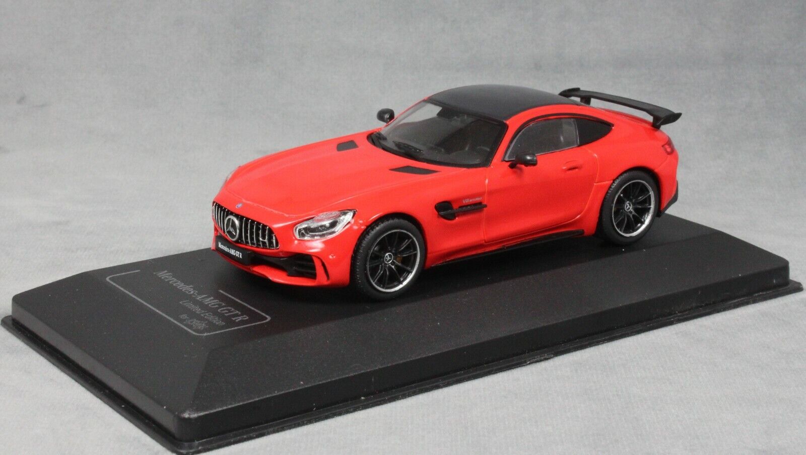 MERCDES-BEMZ AMG GT-R  