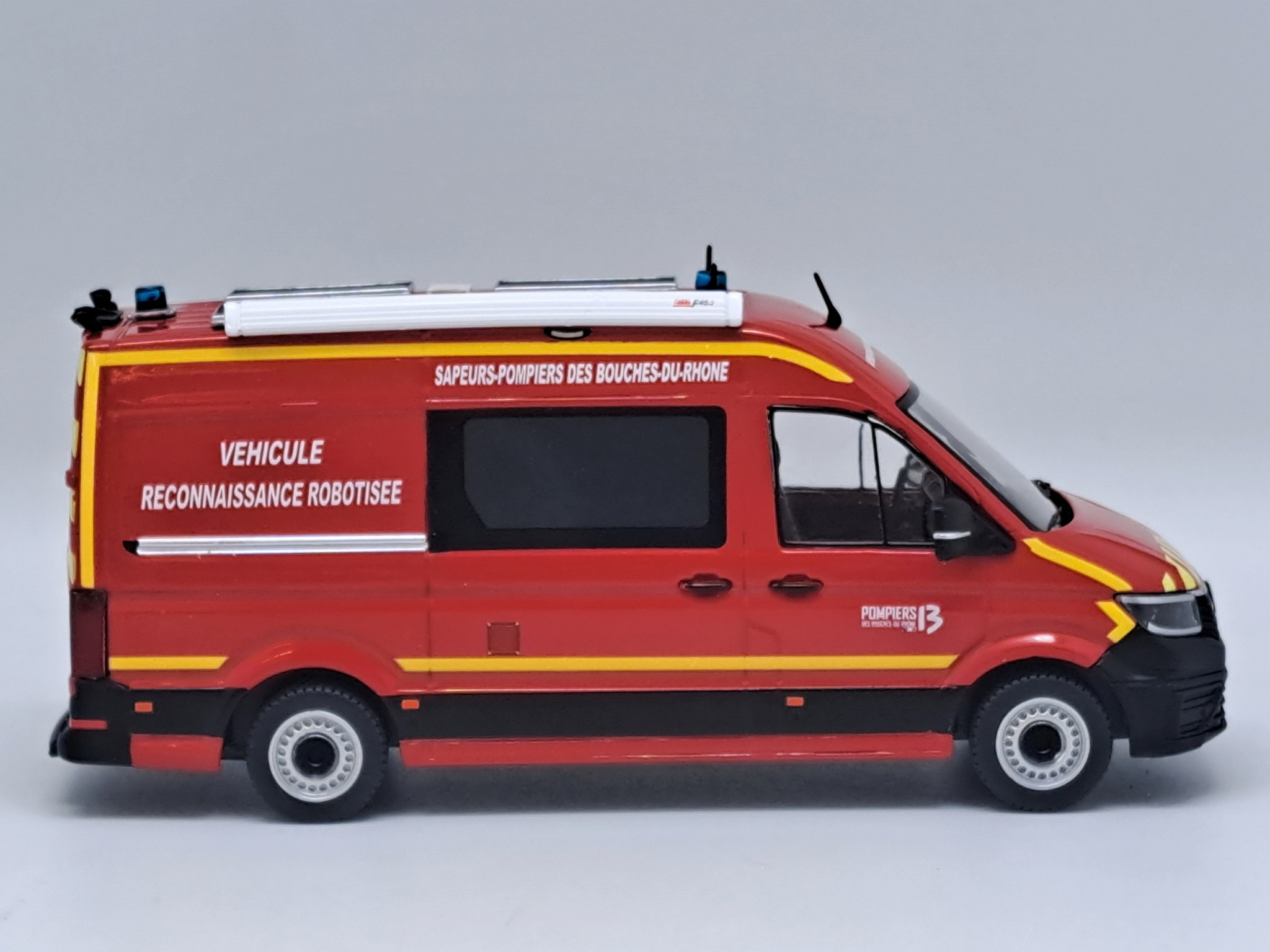 Volkswagen Crafter L2H2 Lanery VRR (Veículo de Reconhecimento Robótico) Sdis "13 - Bouches-du-Rhône" - Edição limitada a 504 peças. 