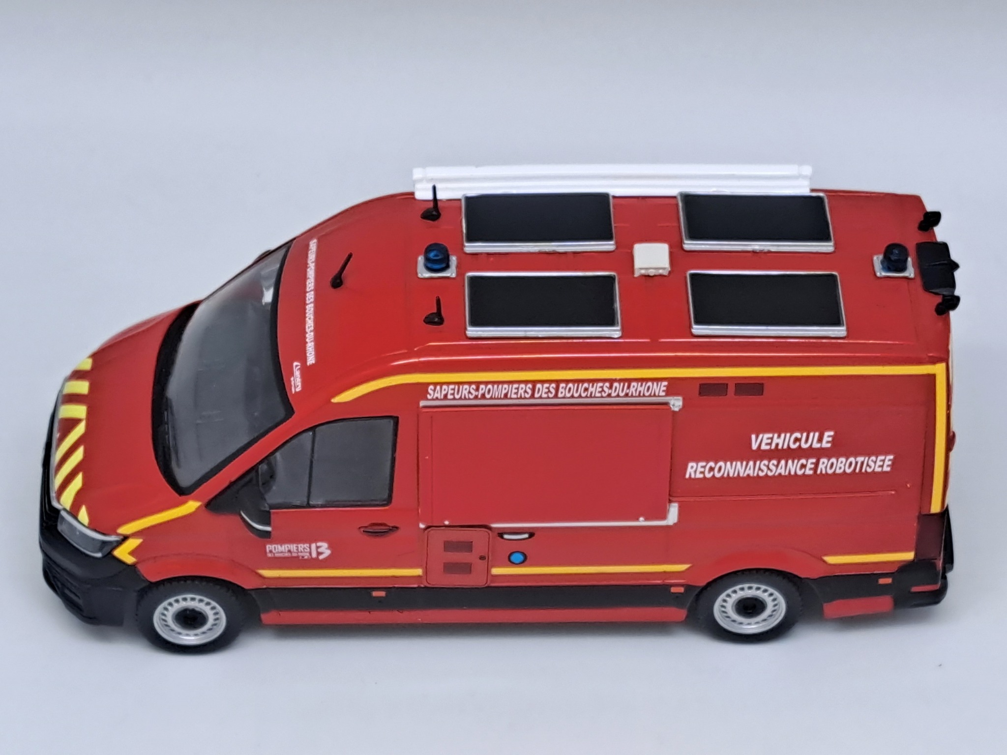 Volkswagen Crafter L2H2 Lanery VRR (Veículo de Reconhecimento Robótico) Sdis "13 - Bouches-du-Rhône" - Edição limitada a 504 peças. 