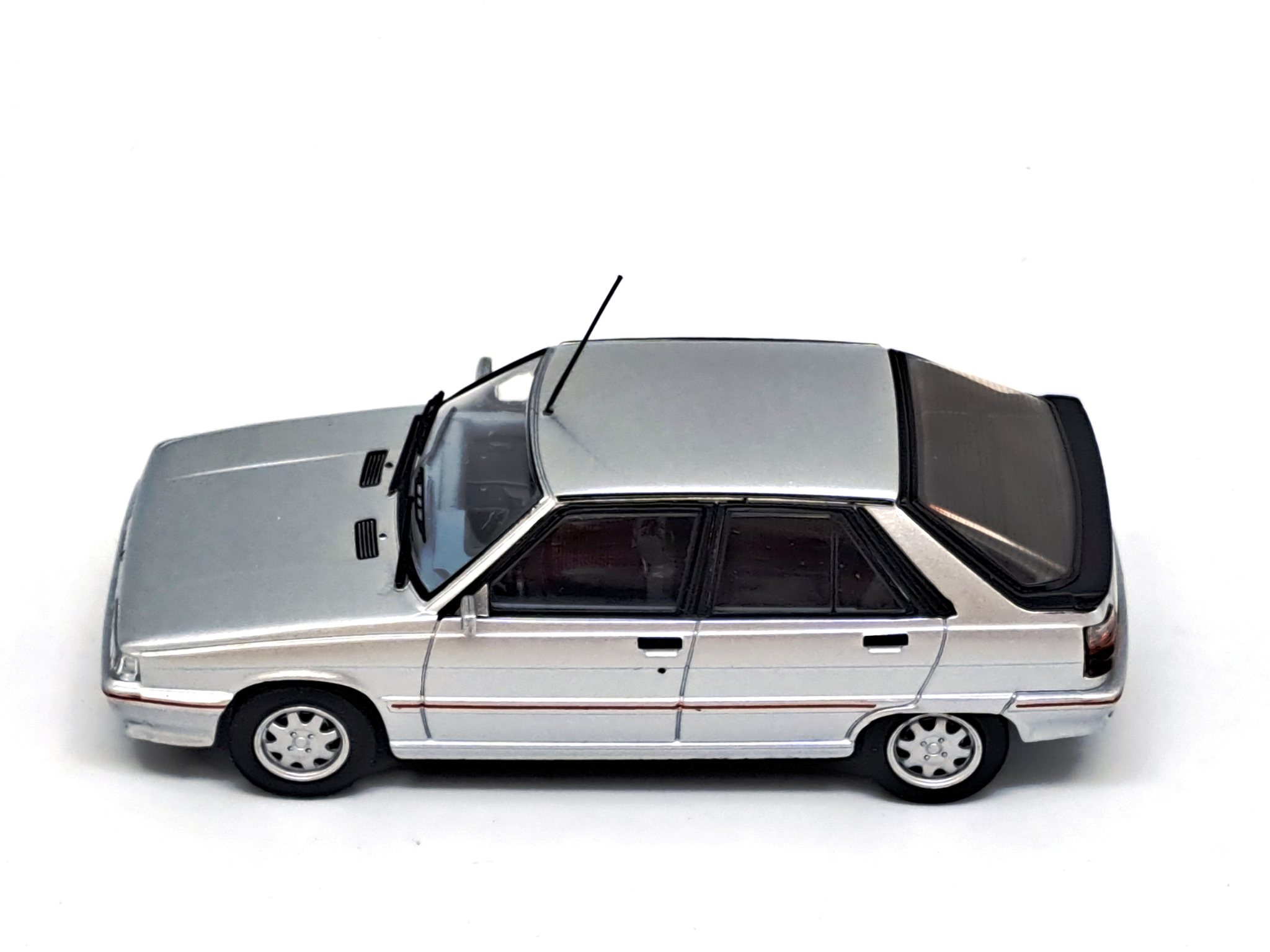 RENAULT 11 TURBO 5 PORTAS 1988 CINZA METALIZADO 