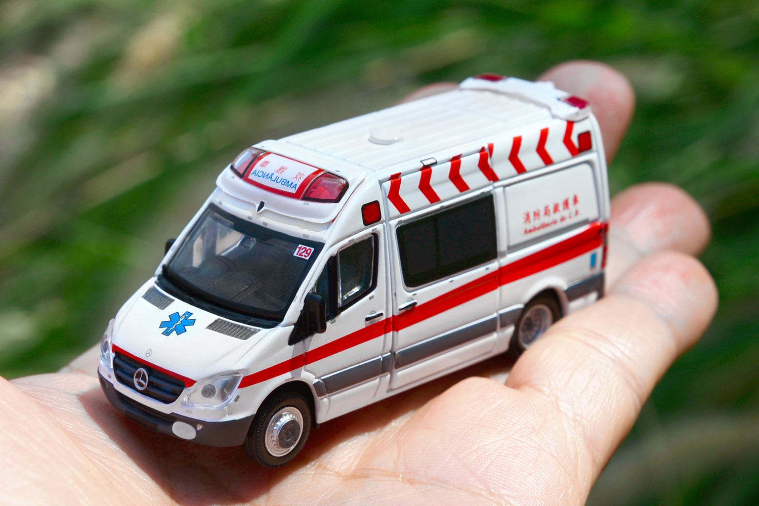 Mercedes-Benz Sprinter Macau Ambulance (White) ATCMC64001 