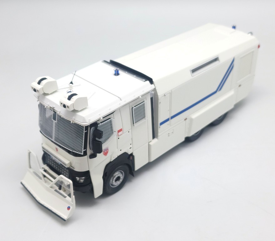 RENAULT V.L.E. (Veículo Lançador de Água) Série limitada a 225 cópias.