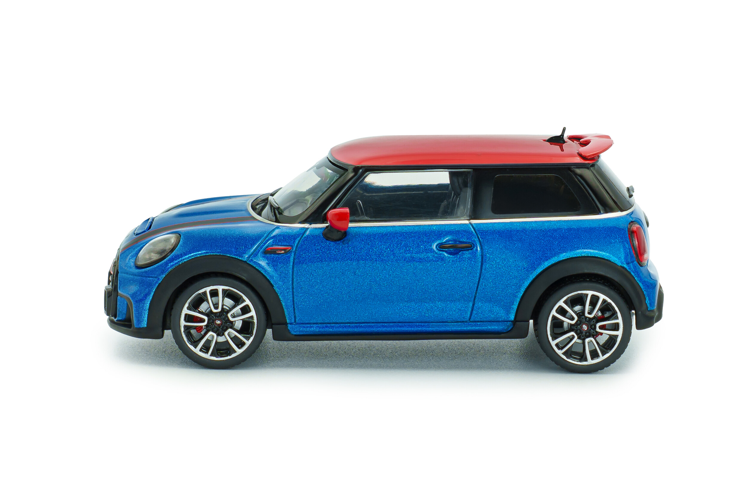 Mini Cooper John Cooper Works – Azul Metálico – 2023 