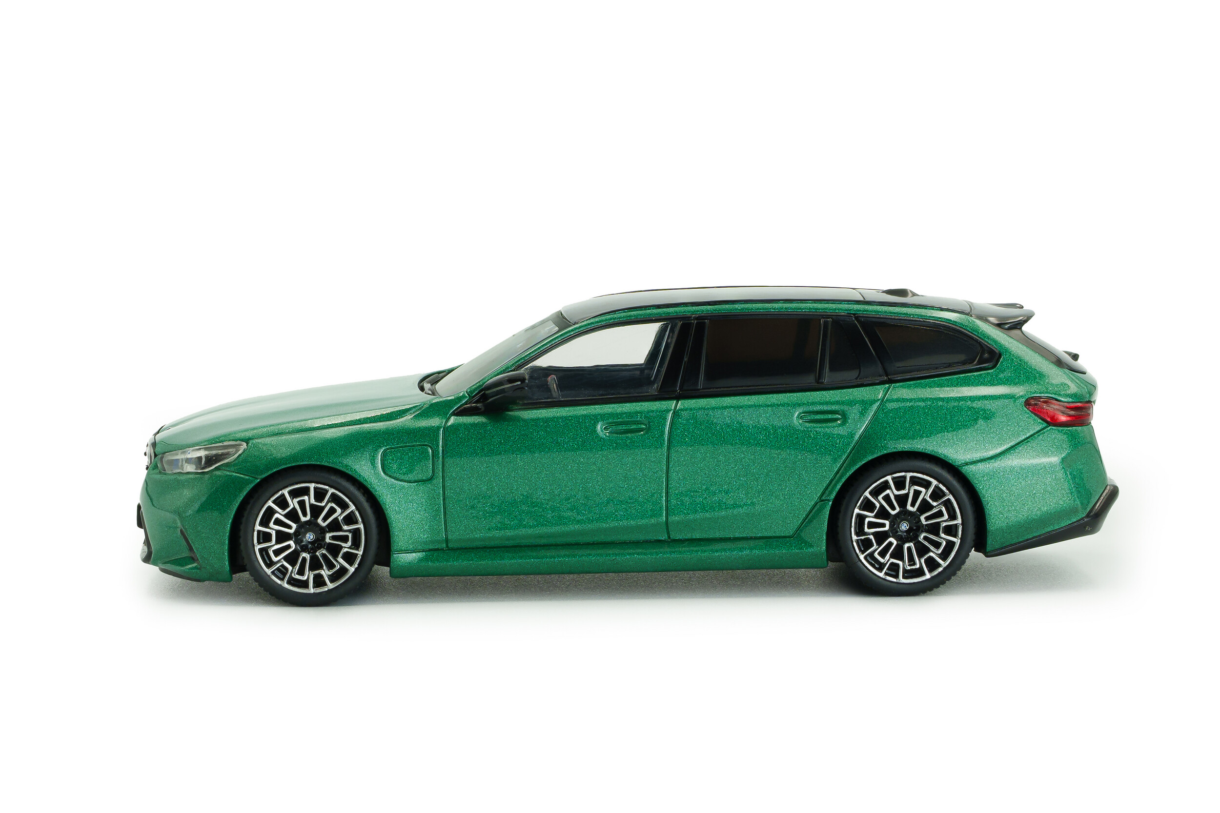 BMW M5 Touring – Verde Ilha de Man – 2024
