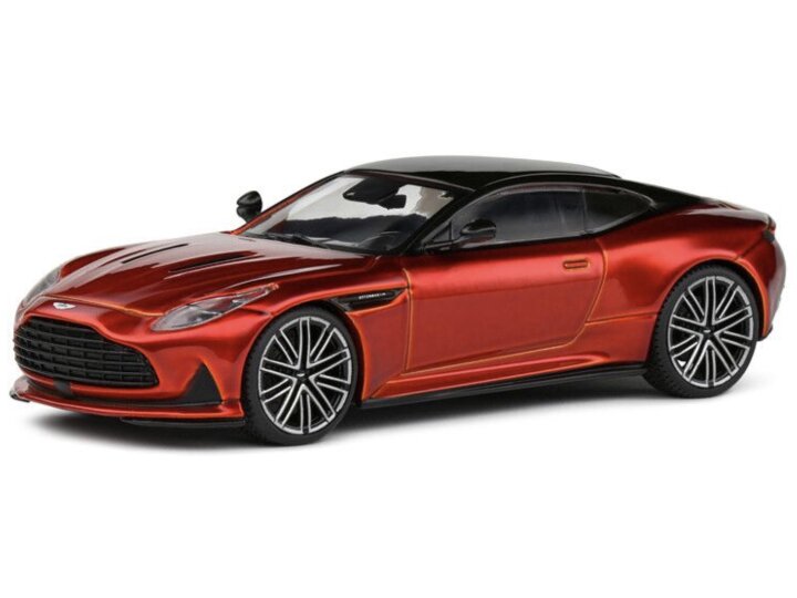Aston Martin DB12 2023