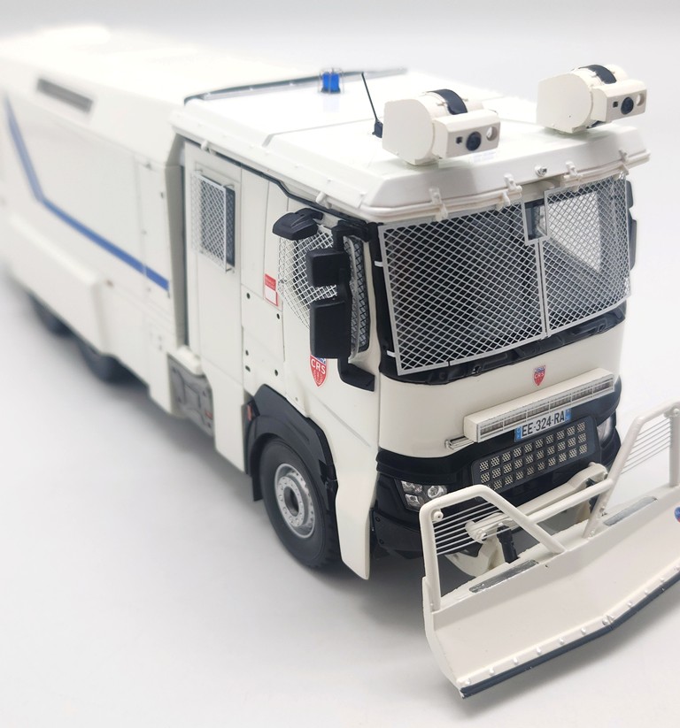 RENAULT V.L.E. (Veículo Lançador de Água) Série limitada a 225 cópias.