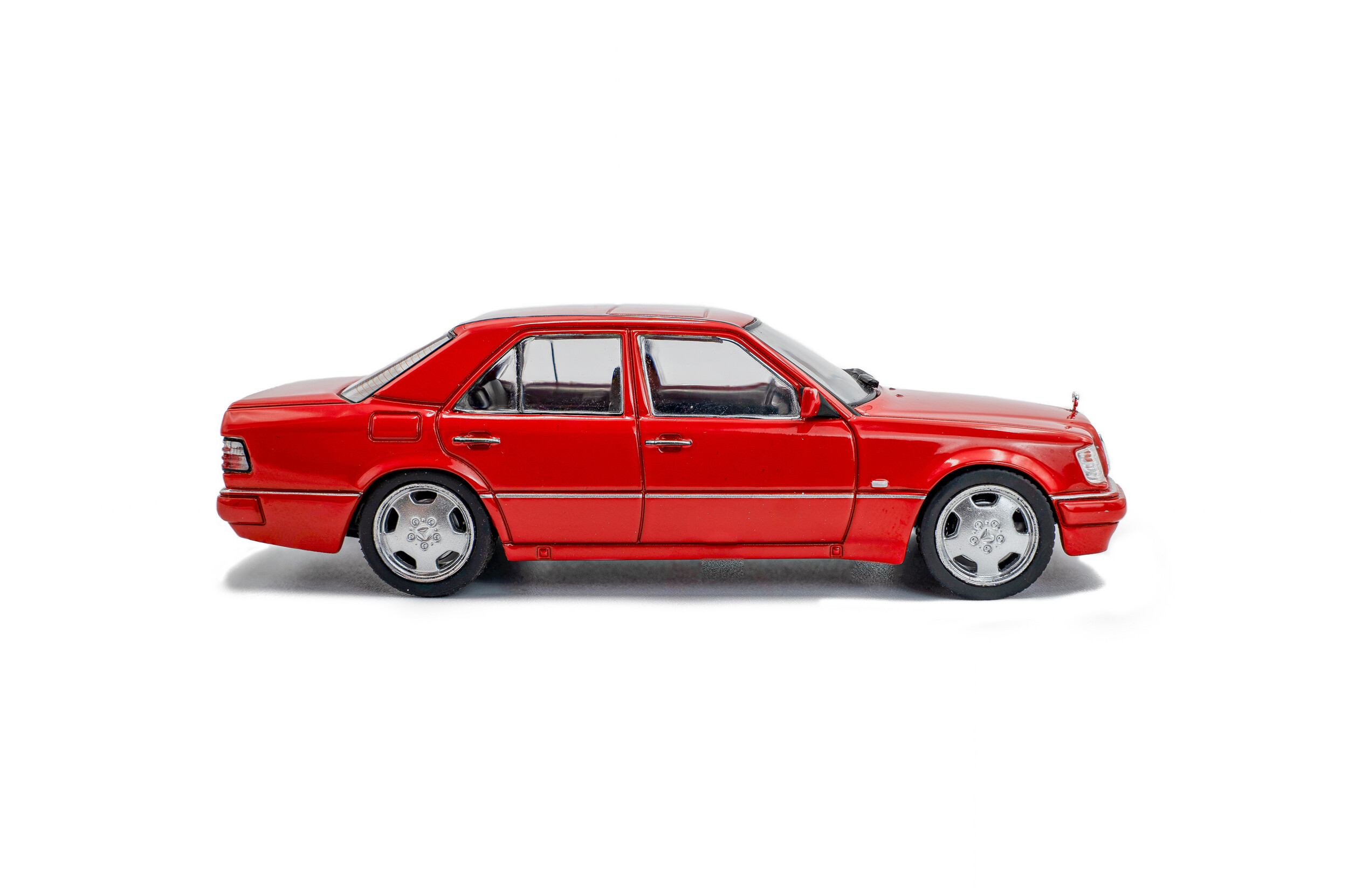Mercedes-Benz (W124) E60 AMG – Vermelho Sinal – 1994 4313204
