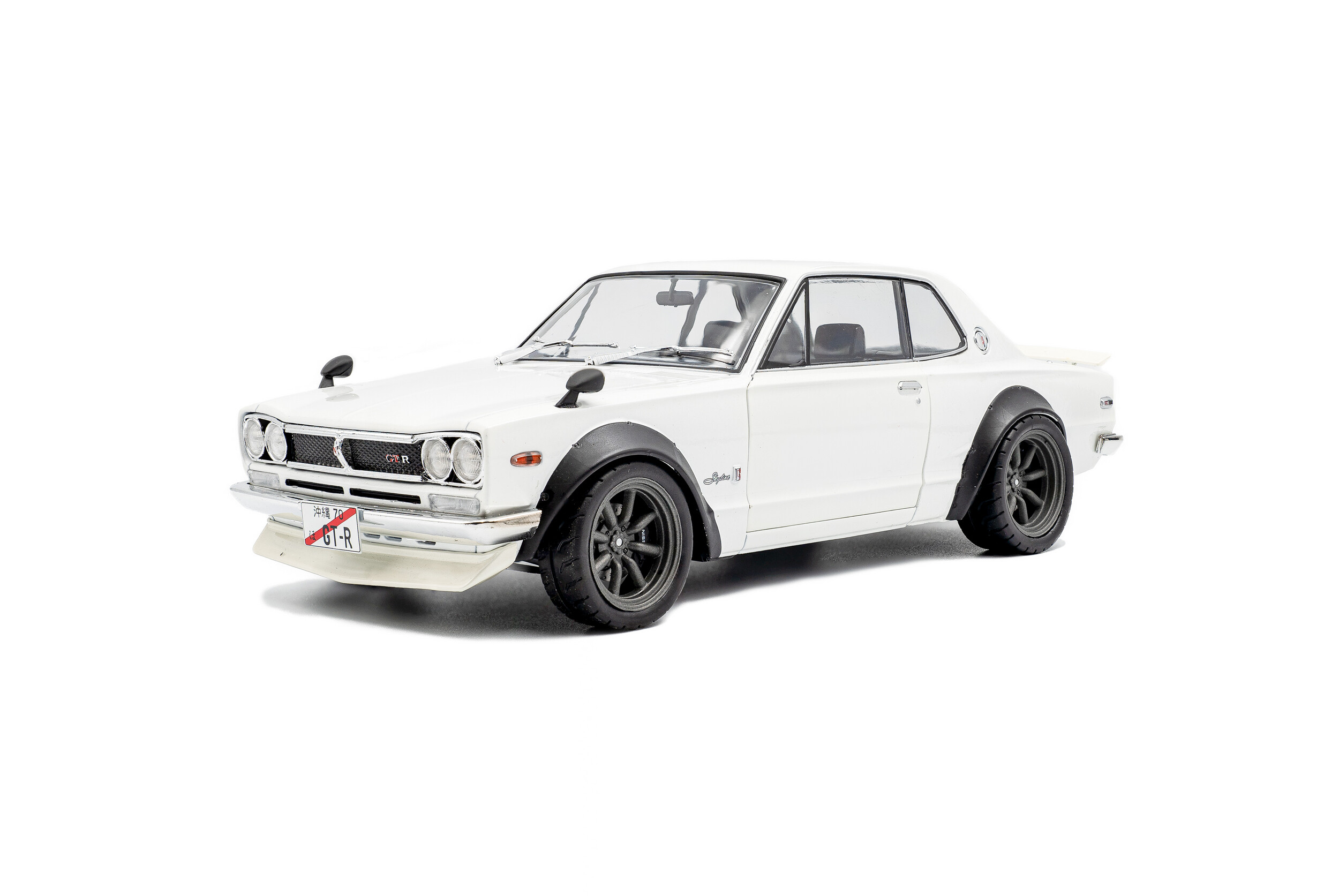 Nissan Skyline (C10) Hakosuka SOLIDO WORKS – Branco Pérola – 1970 