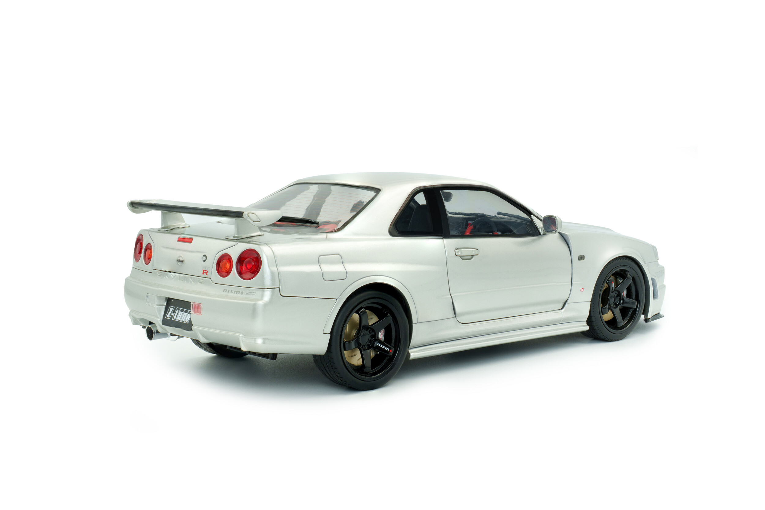 Nissan Skyline GT-R (BNR34) com peças NISMO – 1999 