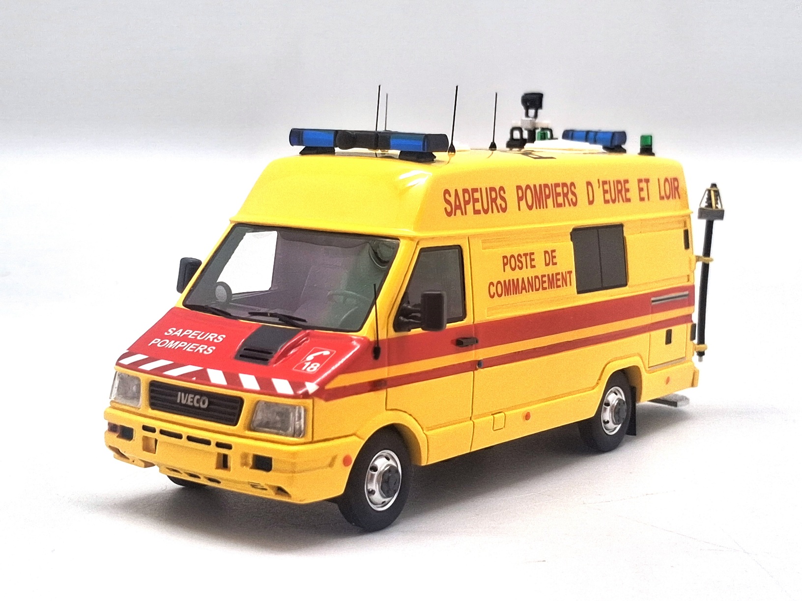Iveco Daily TIB VPC Sdis "28 - Eure-et-Loir" EDIÇÃO LIMITADA A 175 PEÇAS