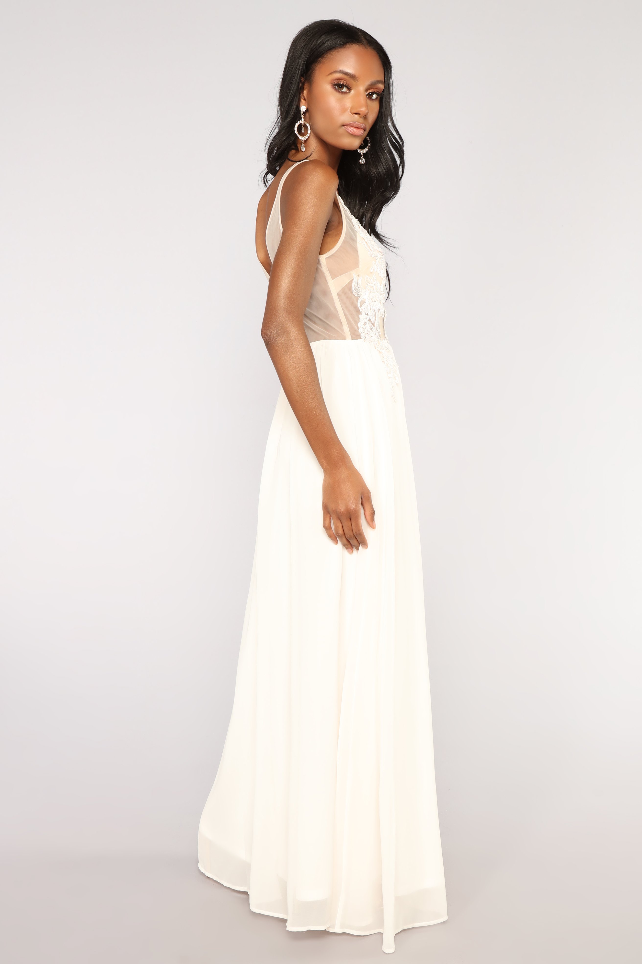 Cream floral laced gown (M)