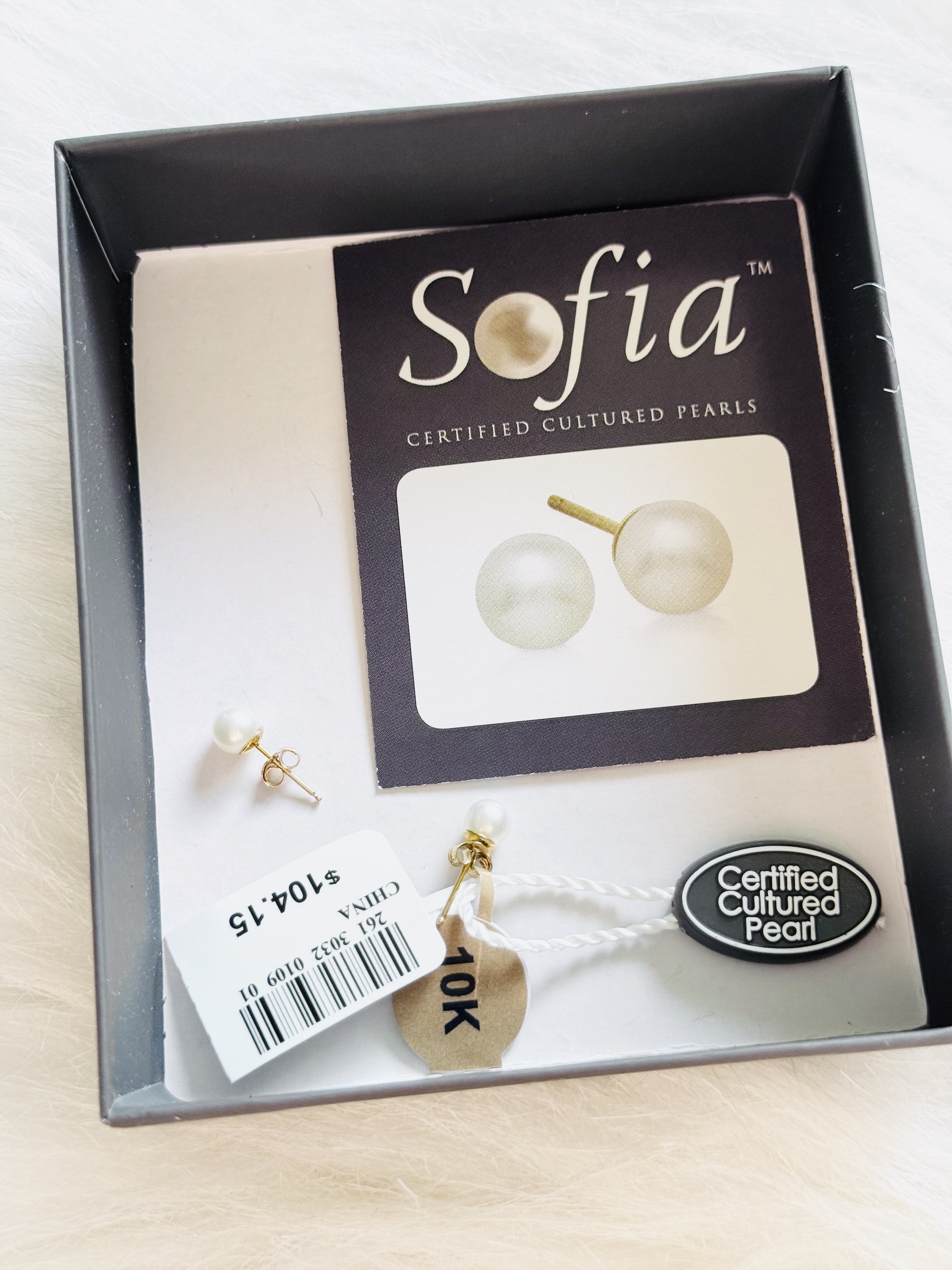 Sofia pearl 10kt gold stud earring
