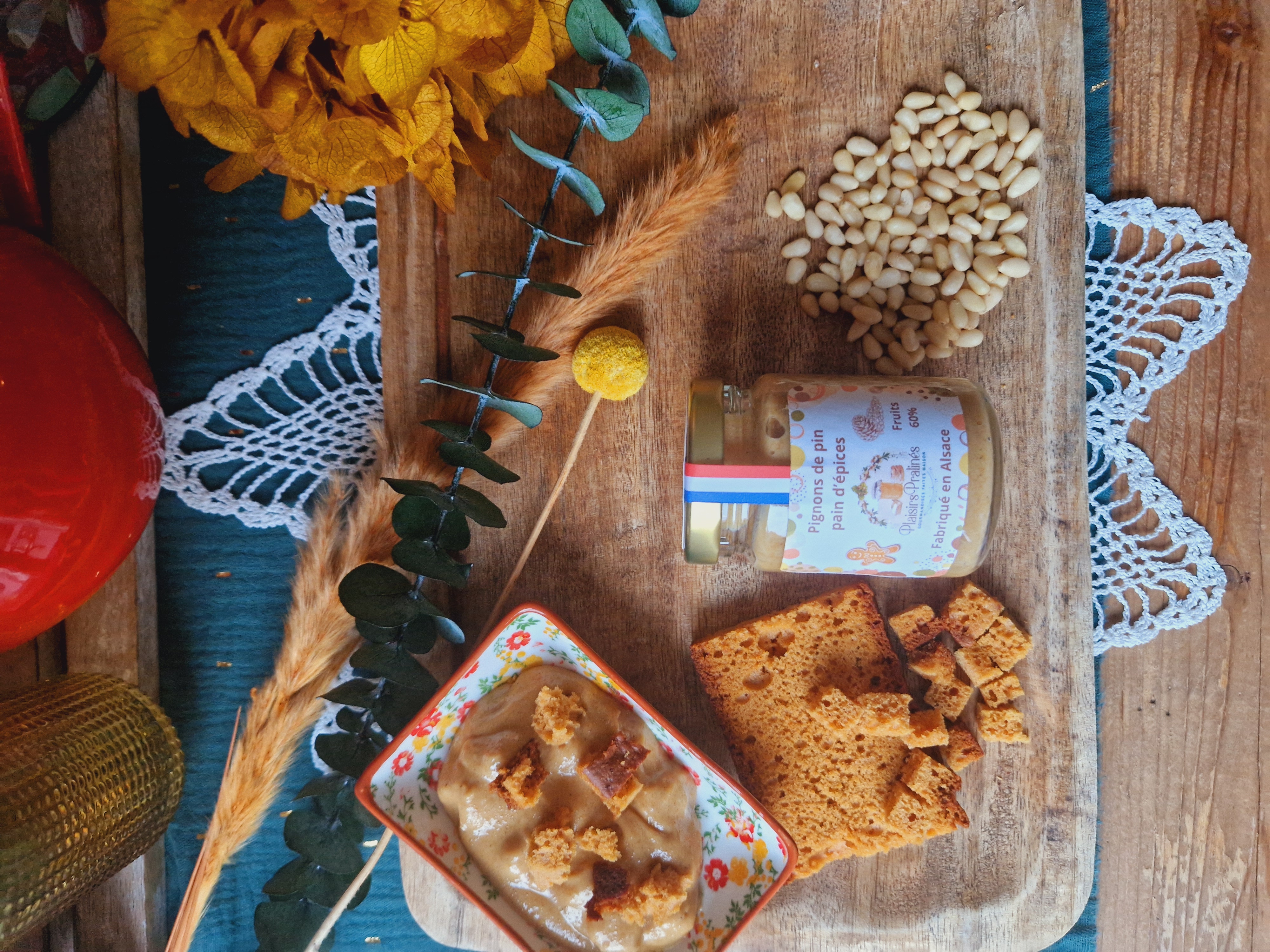 Praliné Biscuité Pignons de pin pain d'épices