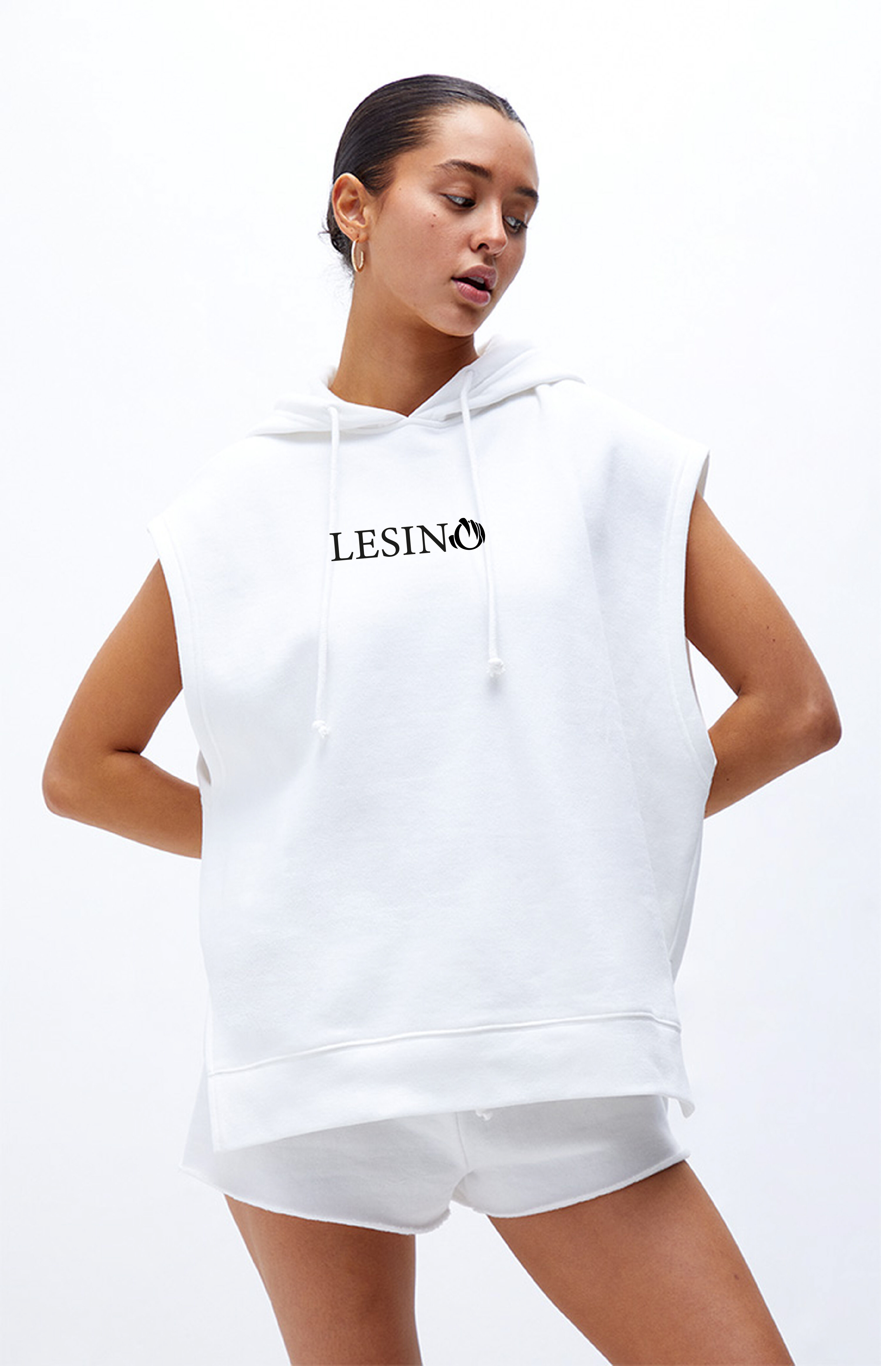 Sleevelesino hoodie