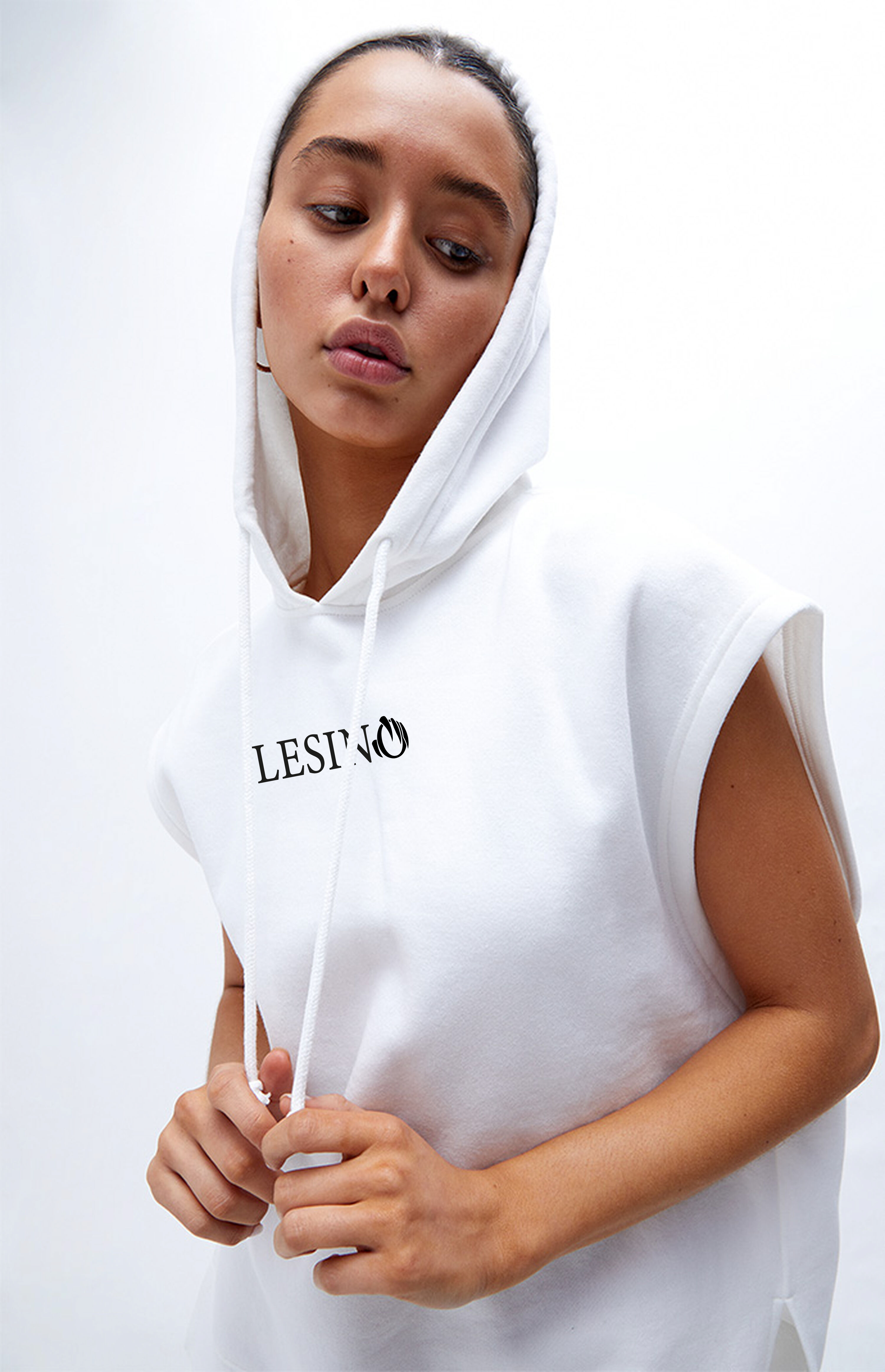 Sleevelesino hoodie