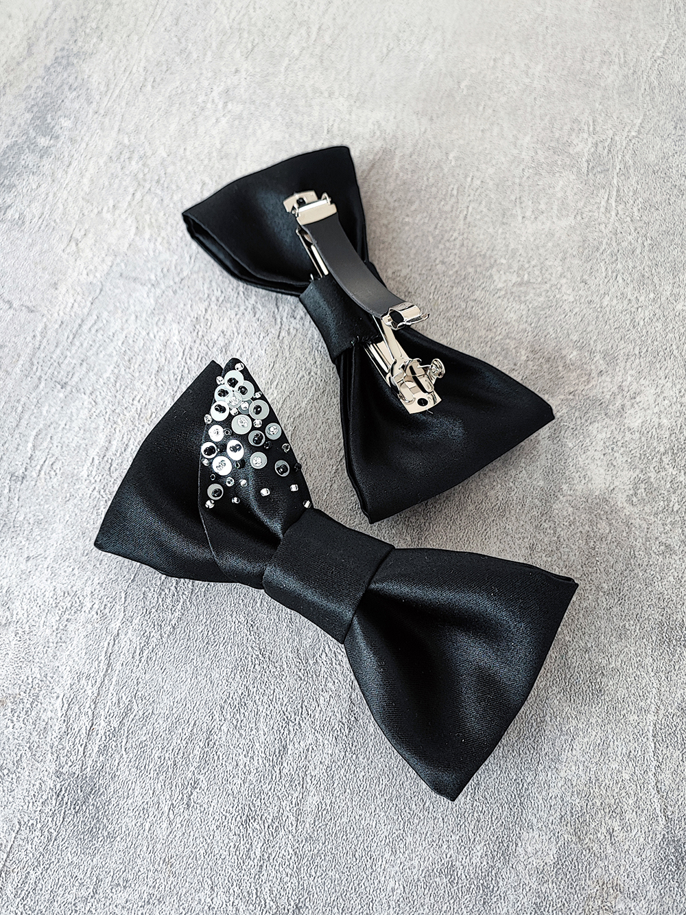 Satino kaspinėlis - segtukas, Black