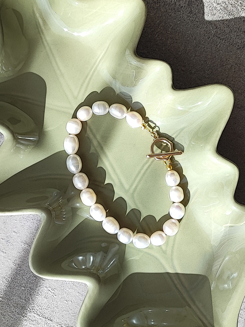 Gėlavandenių perlų apyrankė