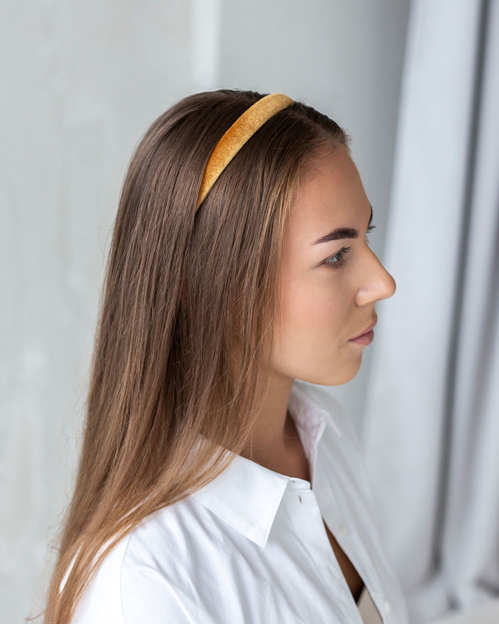 Aksominis siauras lankelis, Golden