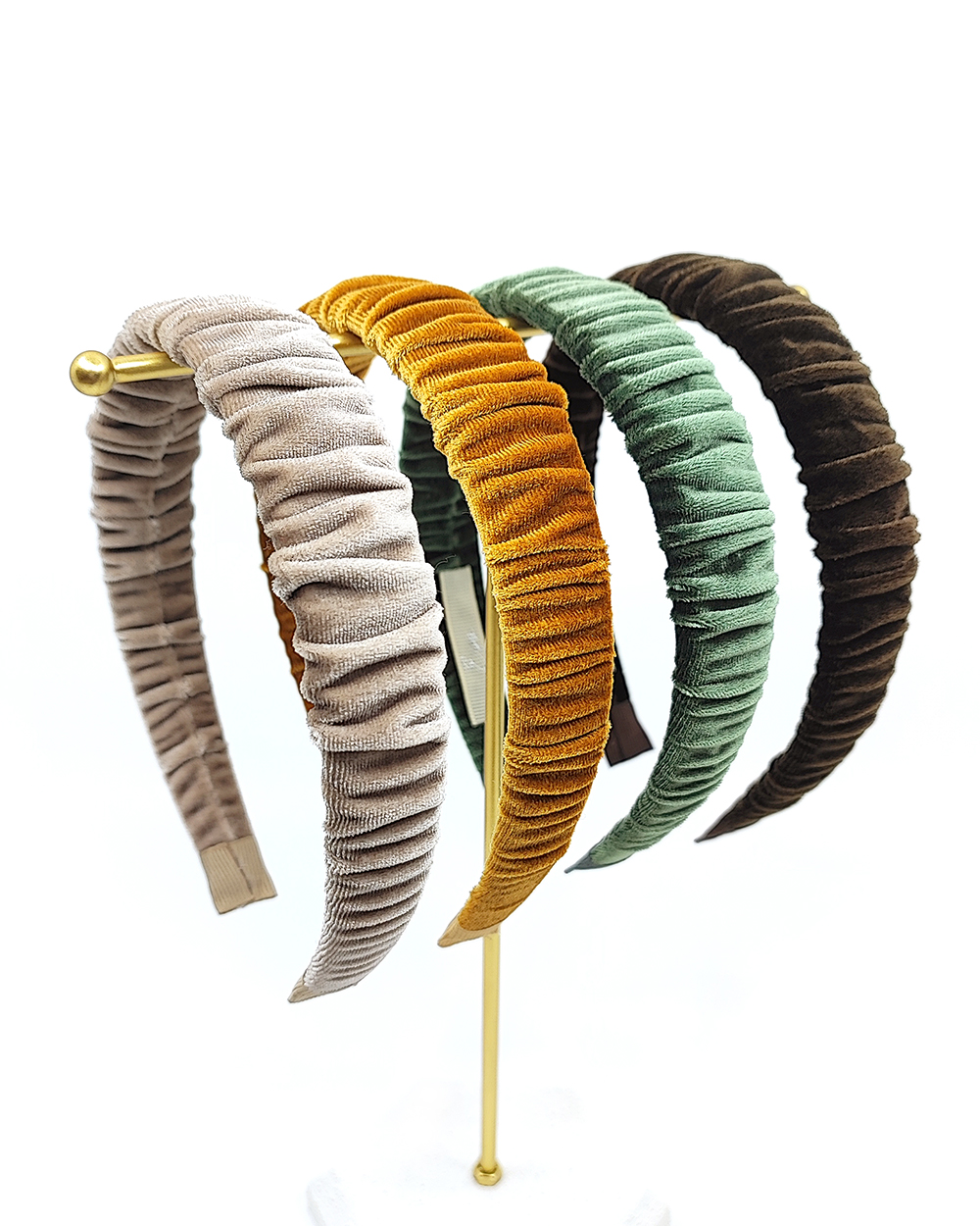 Rauktas aksominis lankelis, Black