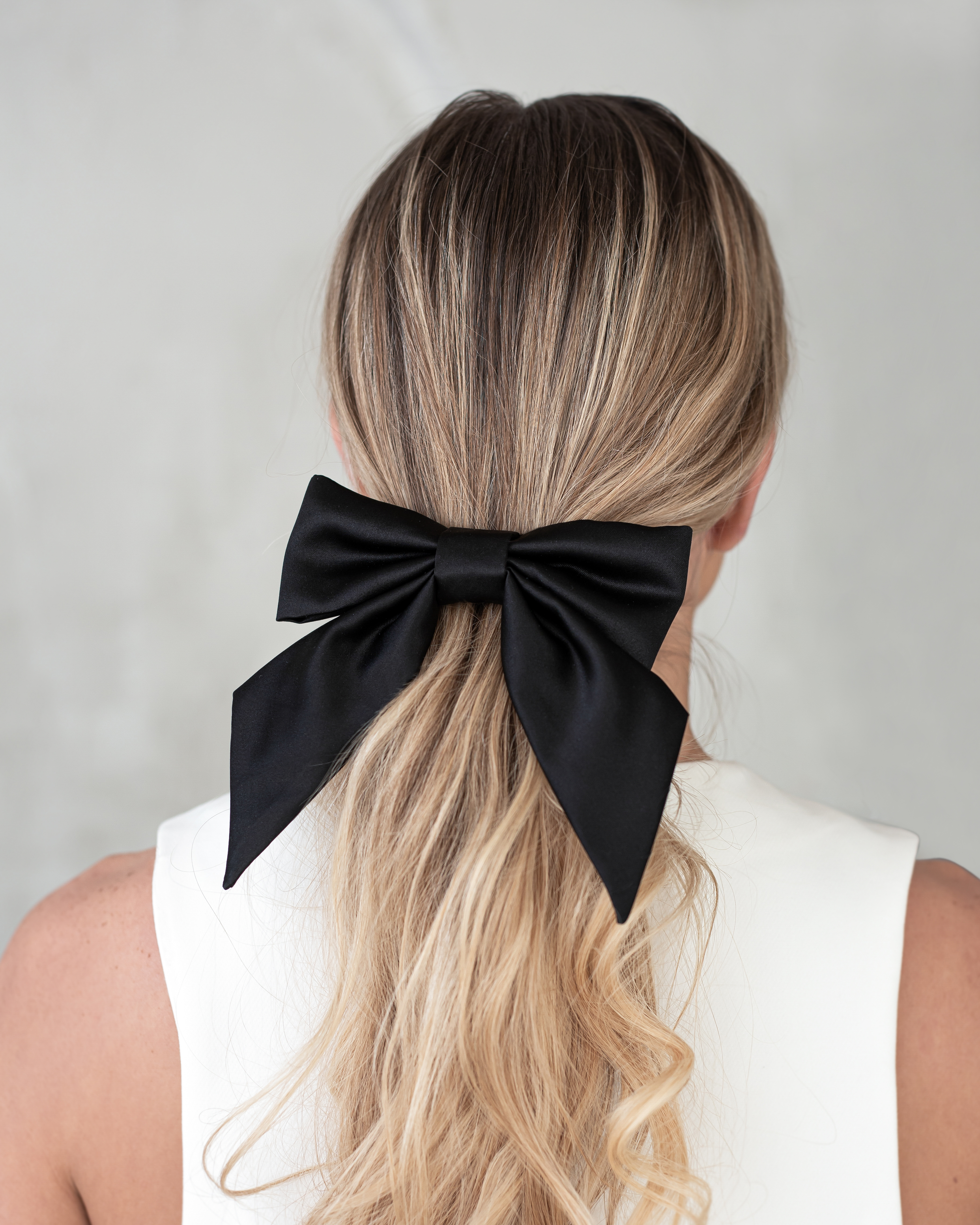 Satino kaspinas plaukams, Black