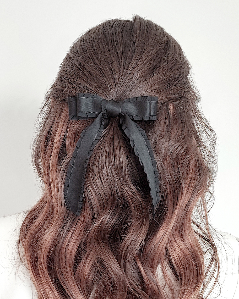 Rauktas kaspinėlis - segtukas, Black