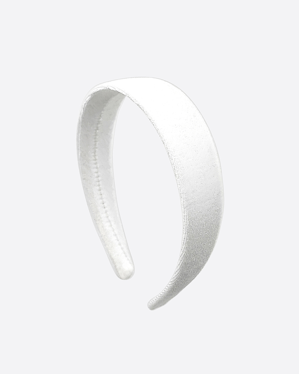 Aksominis lankelis, White