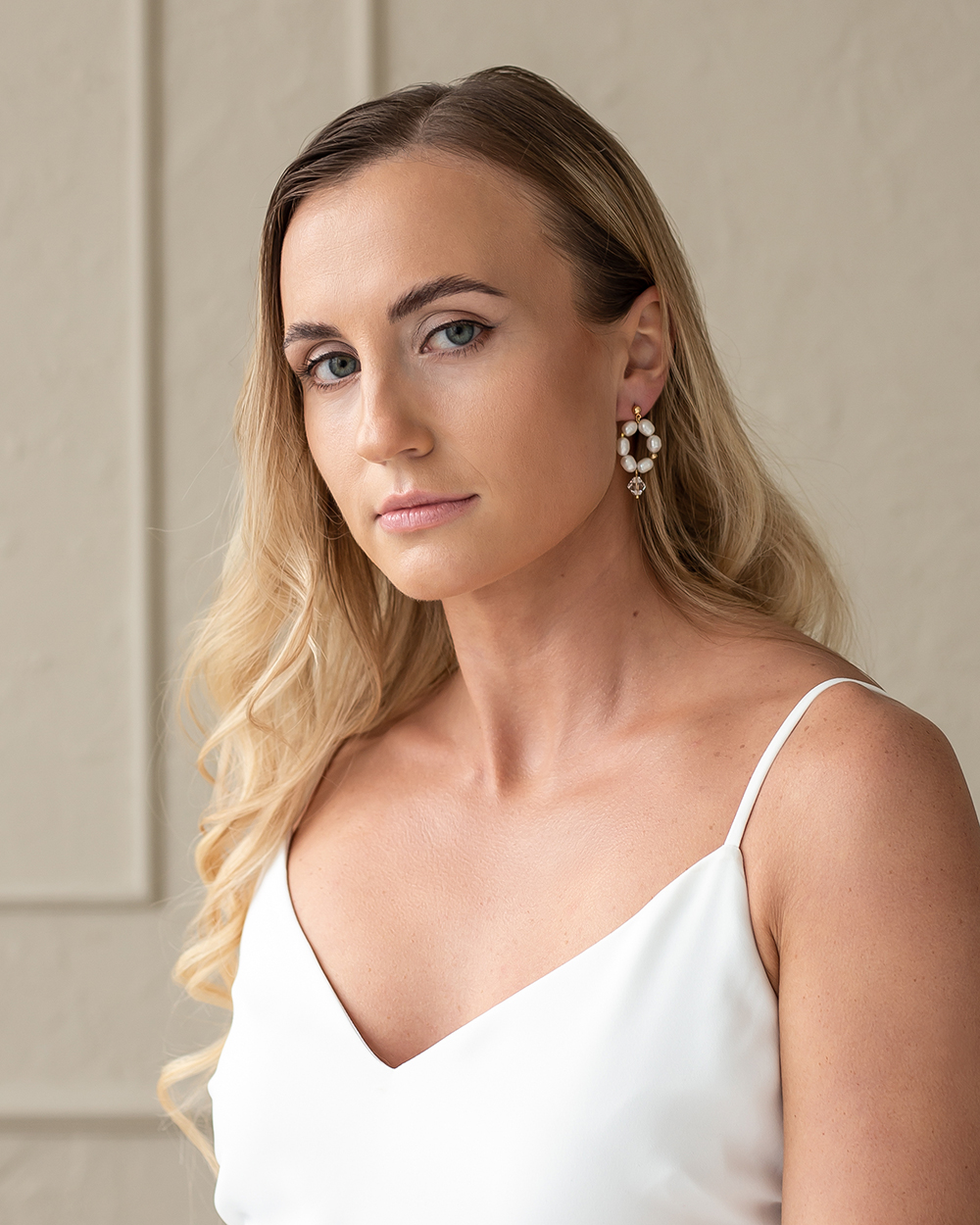 Kabantys auskarai su perlais ir Swarovski kristalais