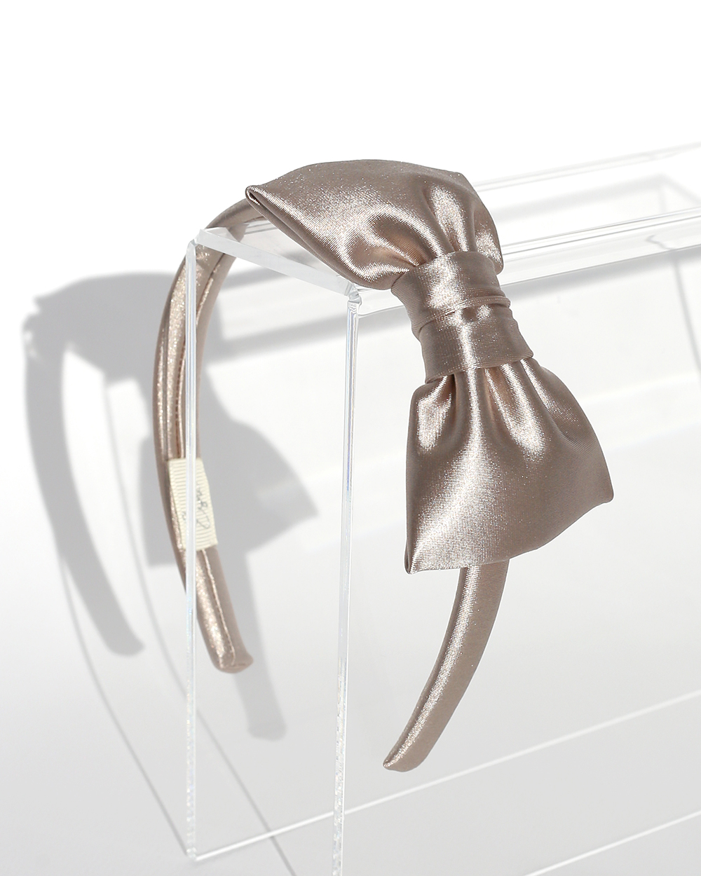 Žvilgaus audinio lankelis su kaspinu, Latte