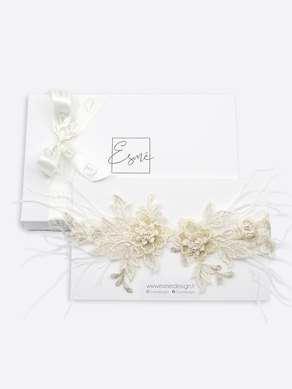 Keliaraištis su plunksnomis, Šampaninis