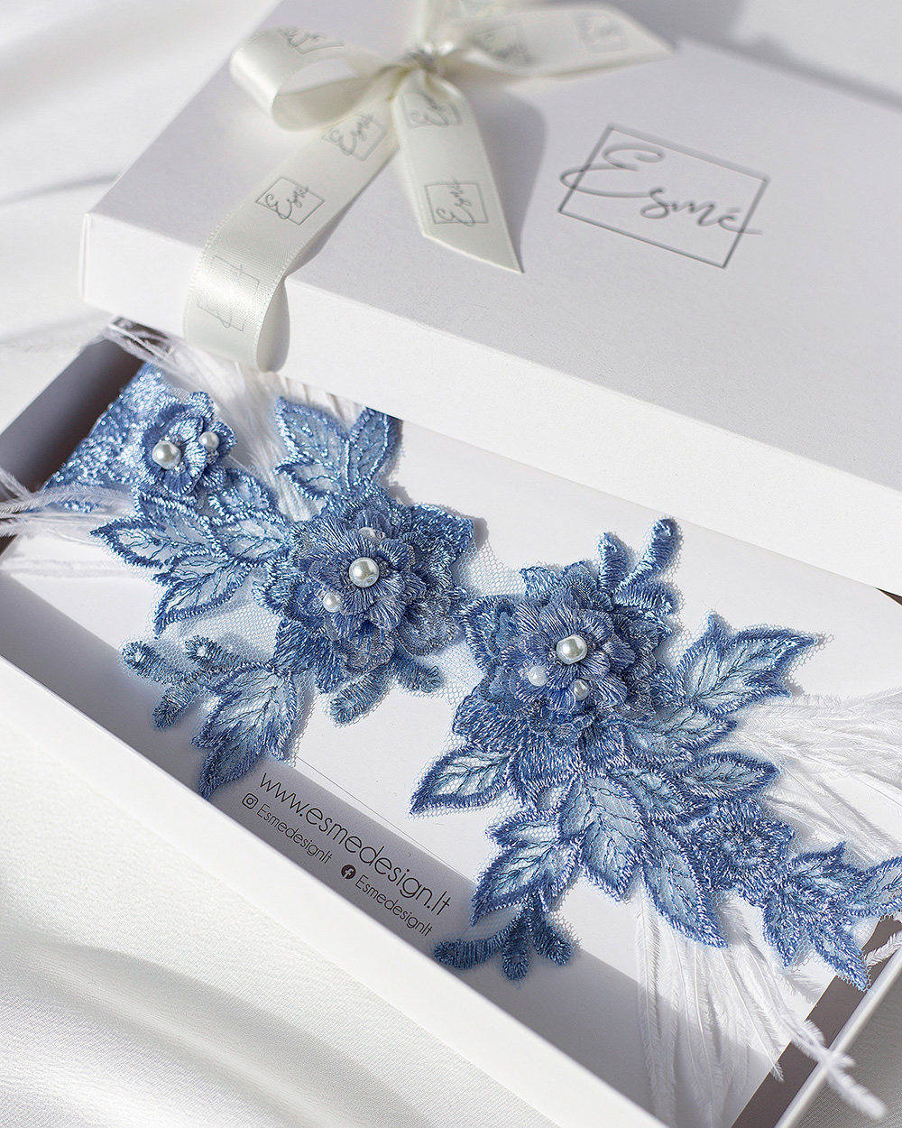 Keliaraištis su plunksnomis, Dusty Blue