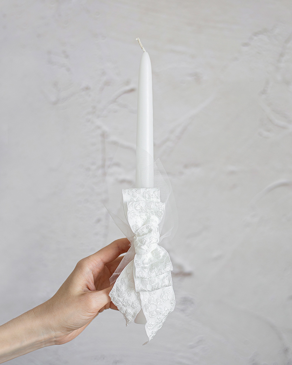 Krikšto žvakės ir segtukų rinkinys su gėlėtu kaspinu