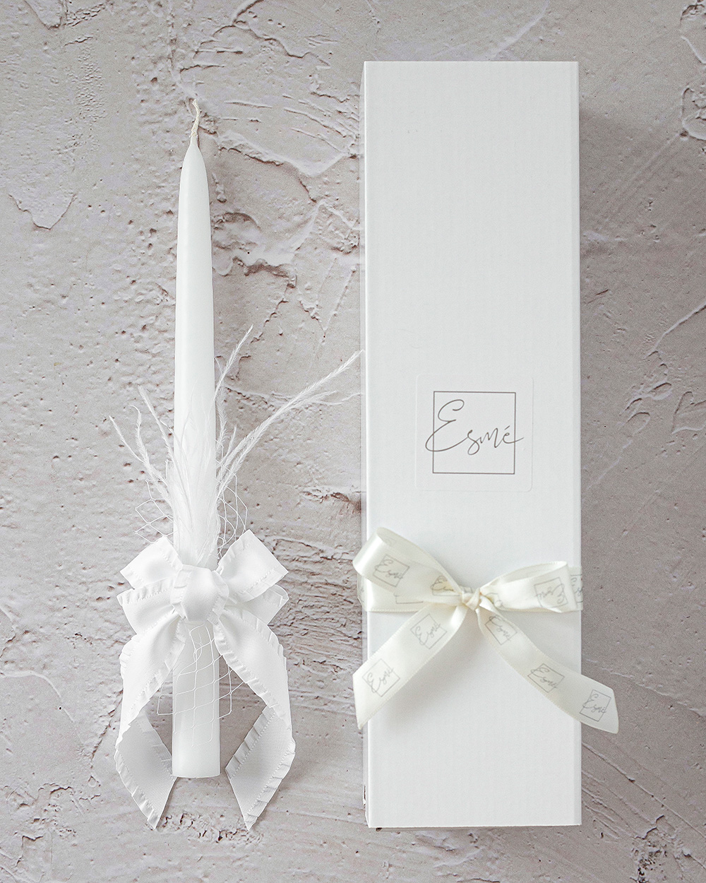 Krikšto žvakė su rauktu kaspinu