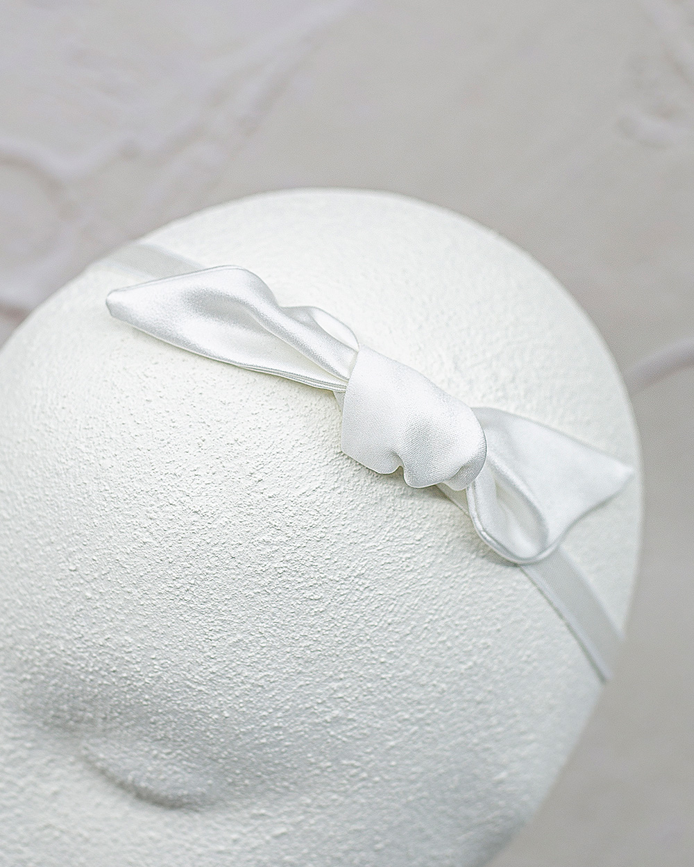 Krikšto žvakės ir galvajuostės rinkinys su mazgeliu