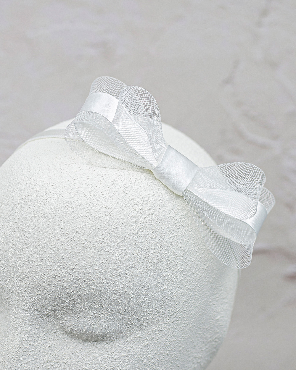 Krikšto žvakės ir galvajuostės rinkinys su tinkliuko kaspinu