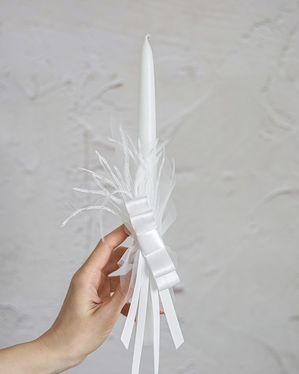 Krikšto žvakės ir galvajuostės rinkinys su plunksnomis