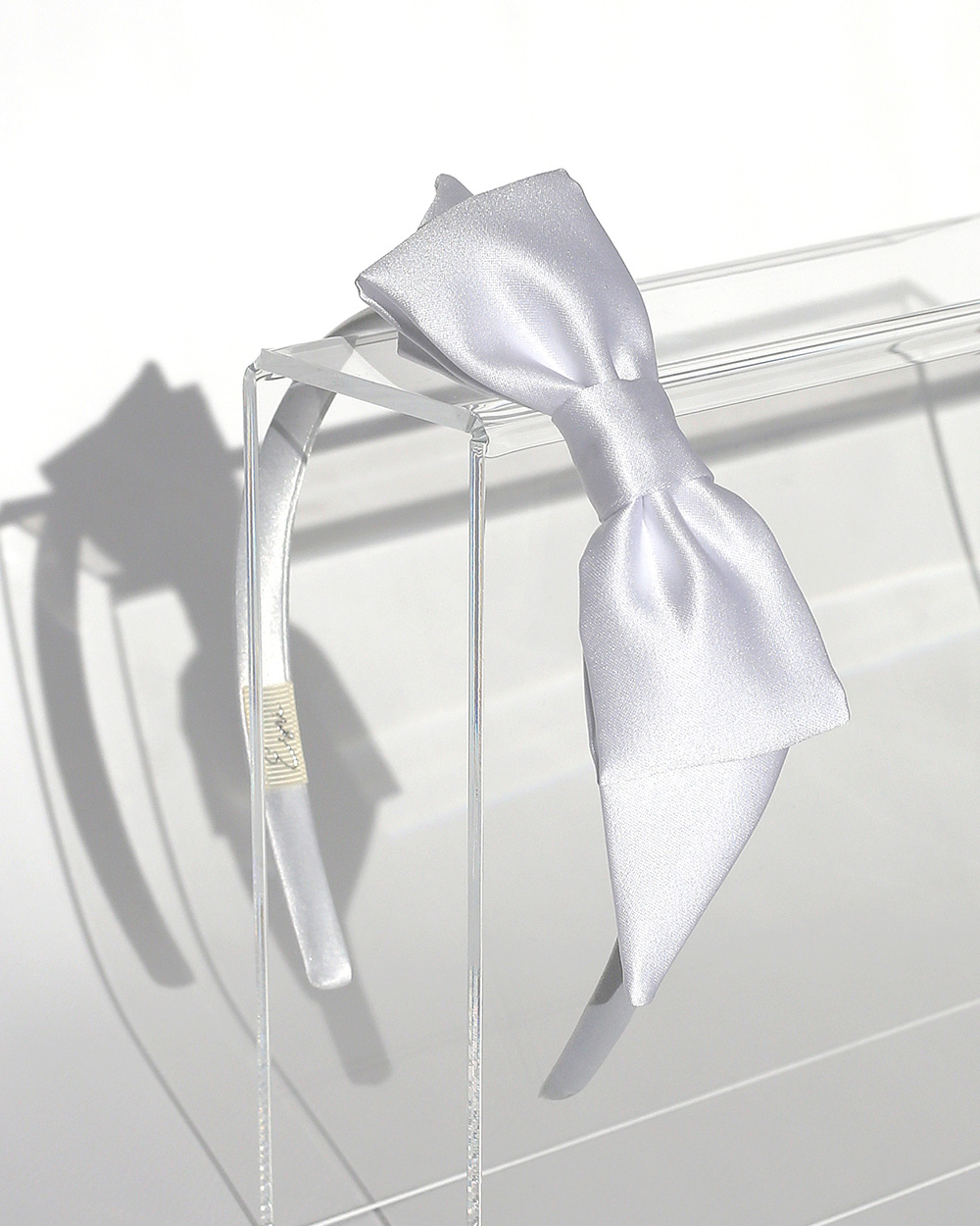 Lankelis su satino kaspinu, Snow White