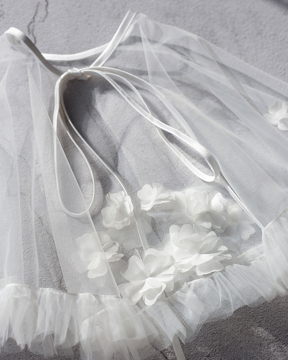 Krikštynų skraistė su rankų darbo gėlėmis