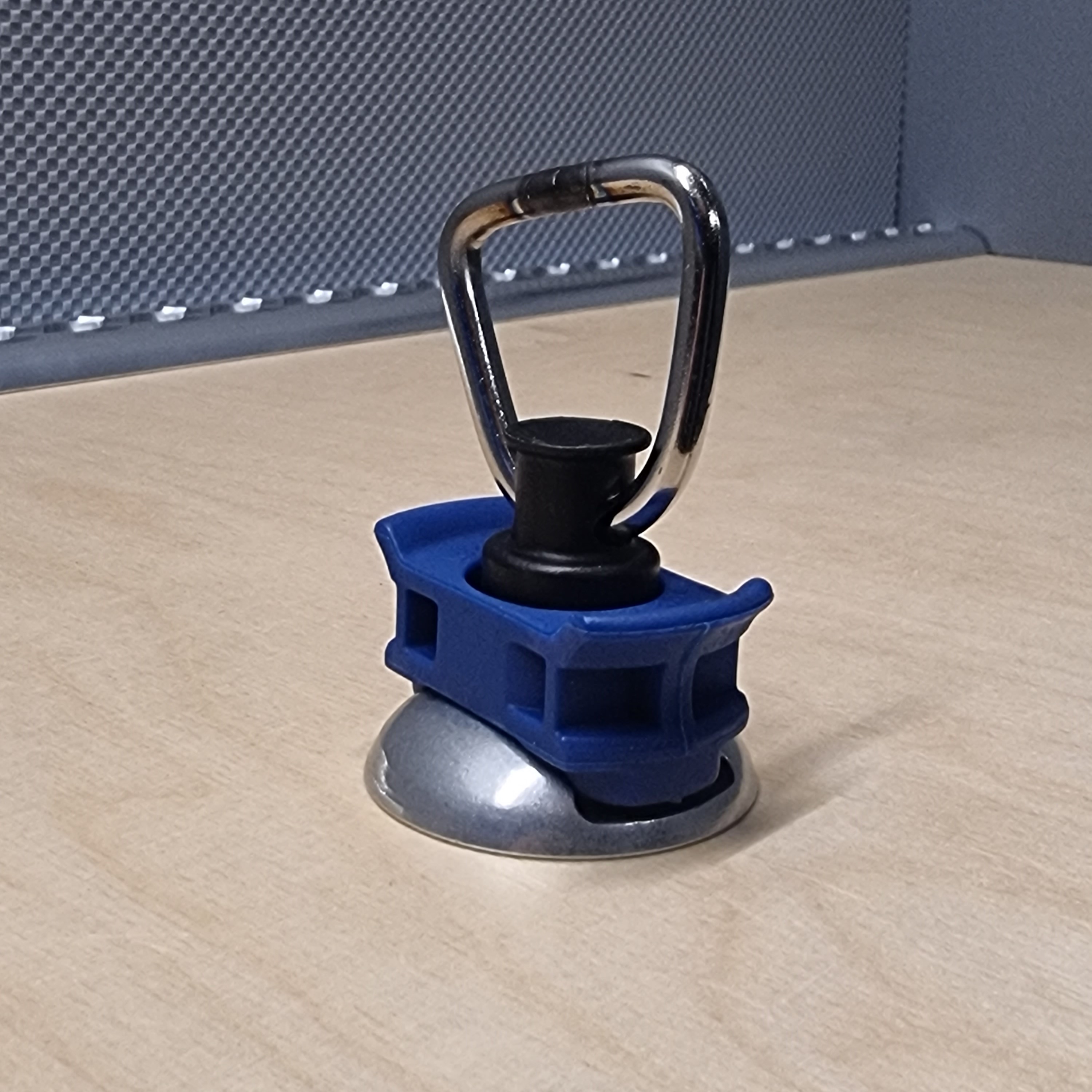 Prisukamas tvirtinimo taškas (1 vieta)