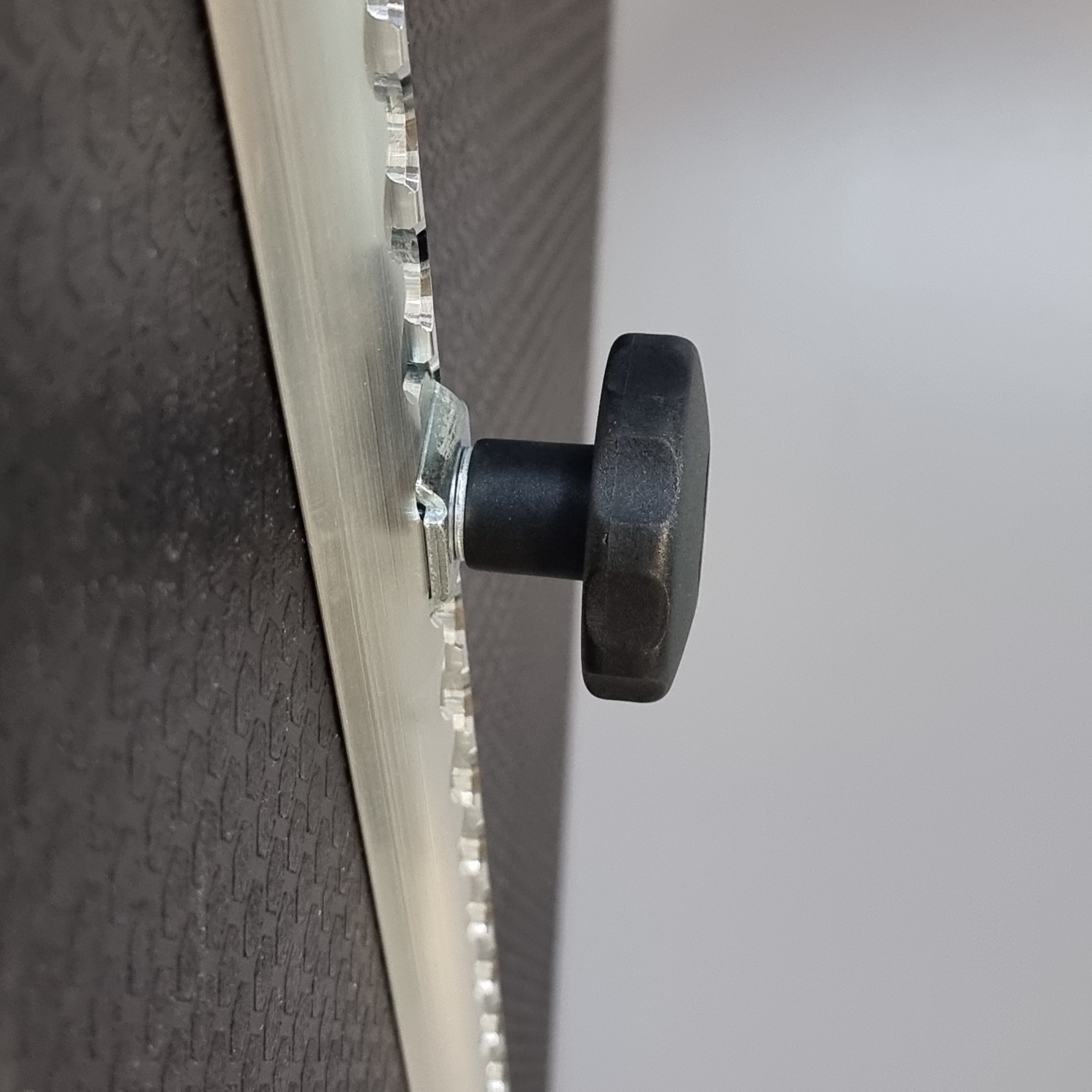 Airline bėgeliui skirtas tvirtinimo taškas su rankenėle