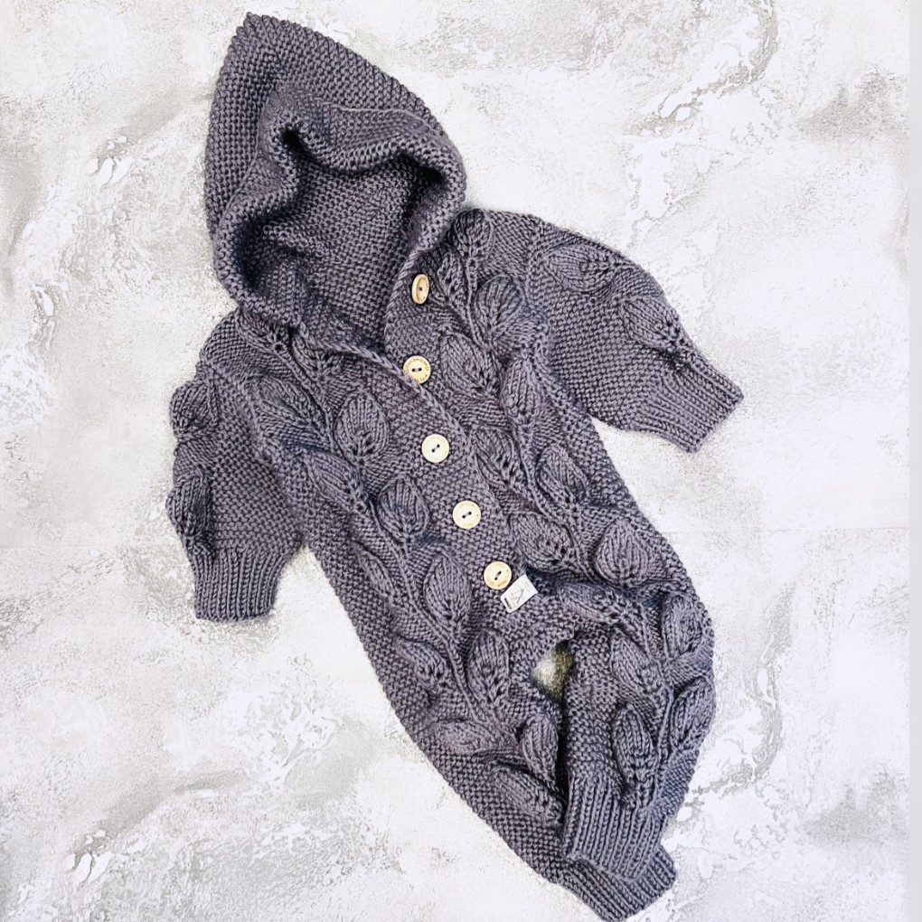 Megztas kombinezonas kūdikiui "Lapeliai"