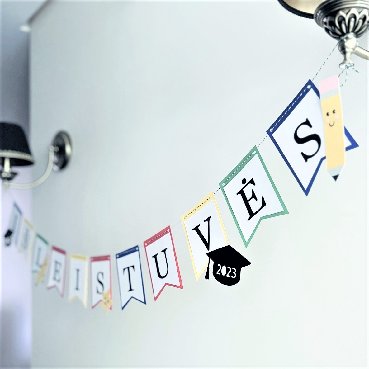 Popierinė girlianda "Išleistuvės"