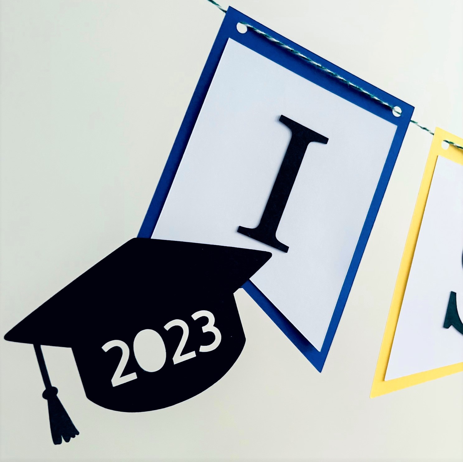 Popierinė girlianda "Išleistuvės"