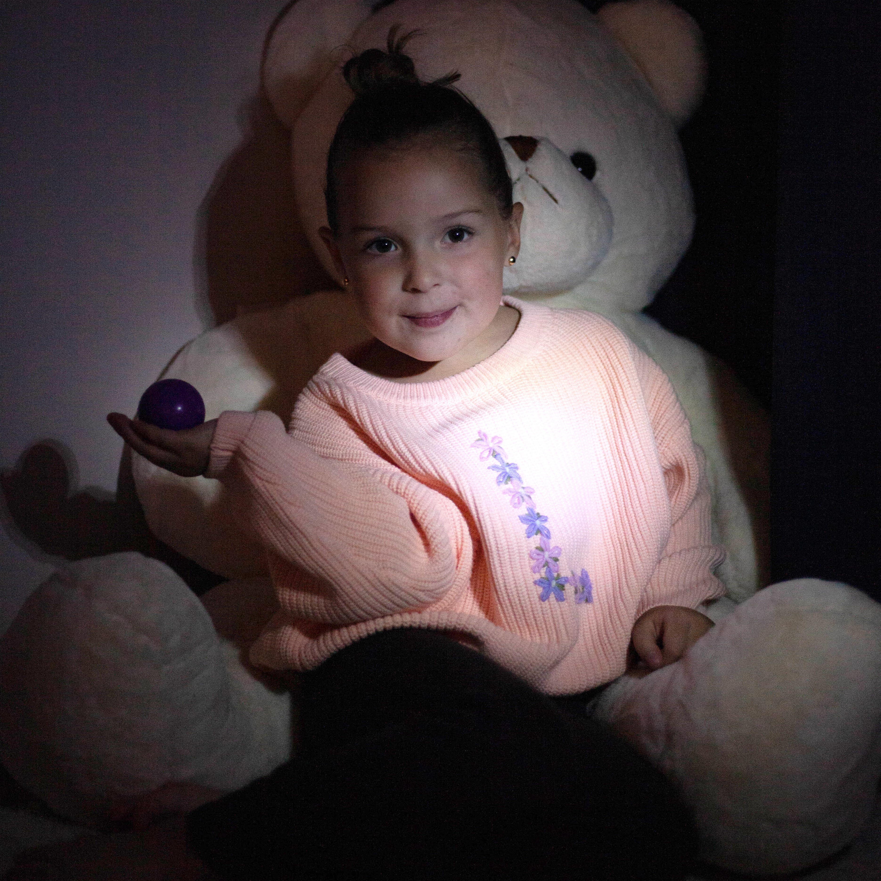 Siuvinėtas megztinis