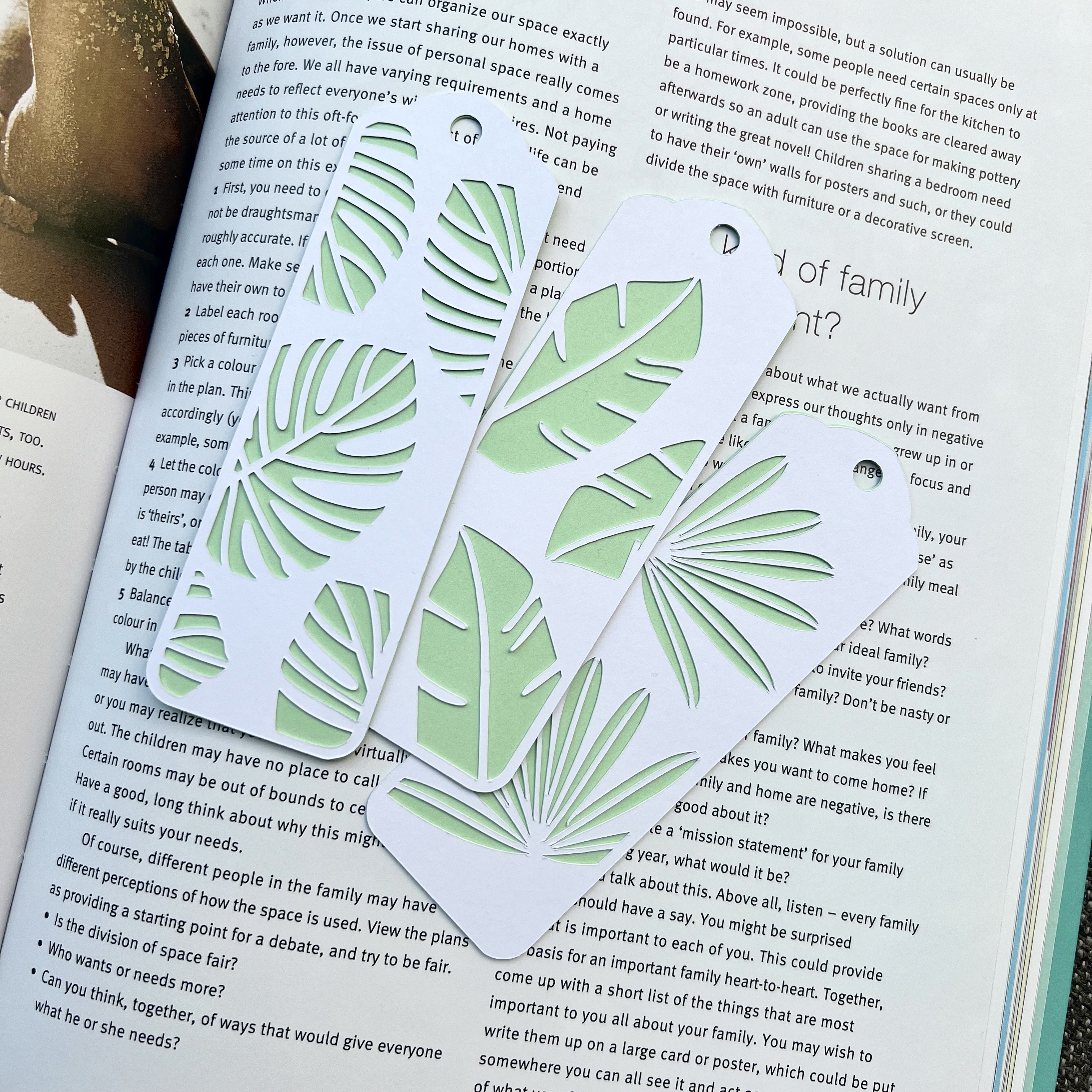 Knygų skirtukų rinkinys "Lapai"