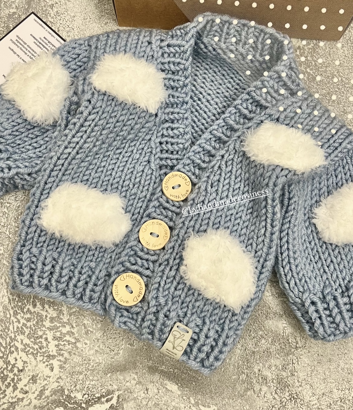 Megztinis su debesėliais kūdikiui