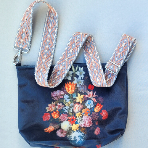 Rankinės diržas Pelenų rožė