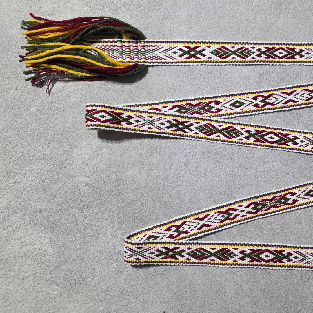 Tautinė juosta Protėvių ženklai